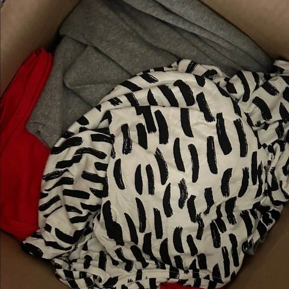 Black and White Patterned Top - Picture 1 of 1